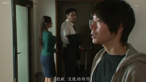 针织衫 · 剧情片 · 中景全景 · 公寓玄关 · 对峙站立 · 谈话离别 · 凝重忧郁 · 拉杆箱