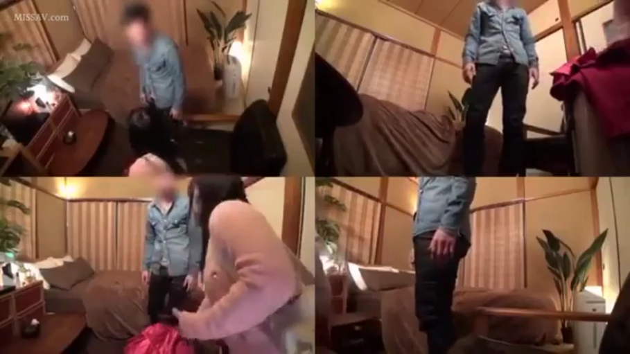 性行为 · 陶醉 · 全景 · 客厅 · 无码 · 老汉推车 · 吧台椅 · 职业装与黑丝