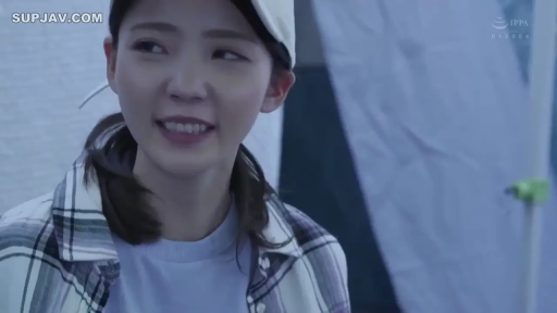 格子衬衫 · 脸部特写 · 户外 · 微侧身