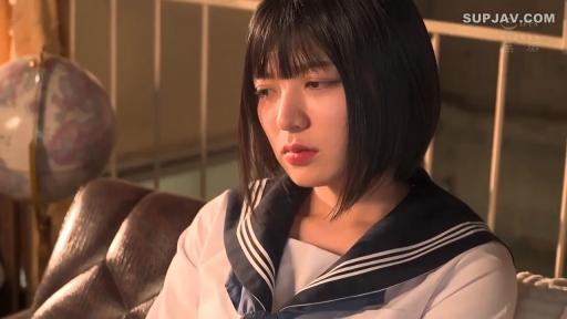 室内 · 坐姿 · 忧郁 · 脸部特写 · 水手服 · 短发 · 地球仪