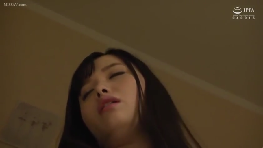 室内 · 騎乗位 · 性交 · 顔部のクローズアップ · 陶醉 · 裸体 · 长发