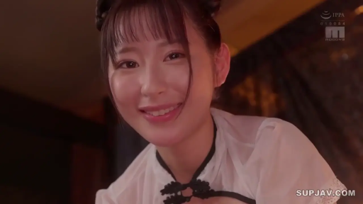 室内 · 俯身 · 脸部特写 · 微笑 · 对视 · 旗袍 · 日本女优