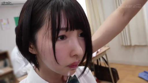 教室 · 臉部特寫 · 站姿 · 學生制服 · 日本AV · 茫然 · 口中精液