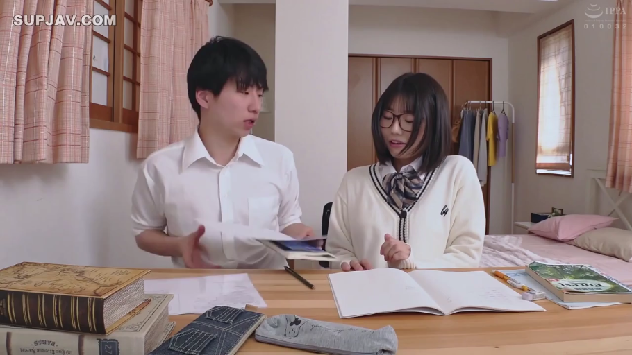 Sitting Posture · School uniform · 专注 · Bedroom · Medium shot · Books · Plot · Study