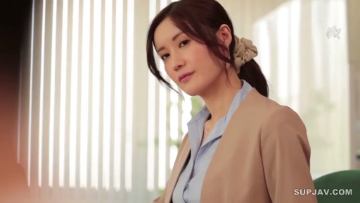 办公室 · 回眸 · 顔のクローズアップ · ビジネススーツ · 注視 · OL · 淡定 · 发圈