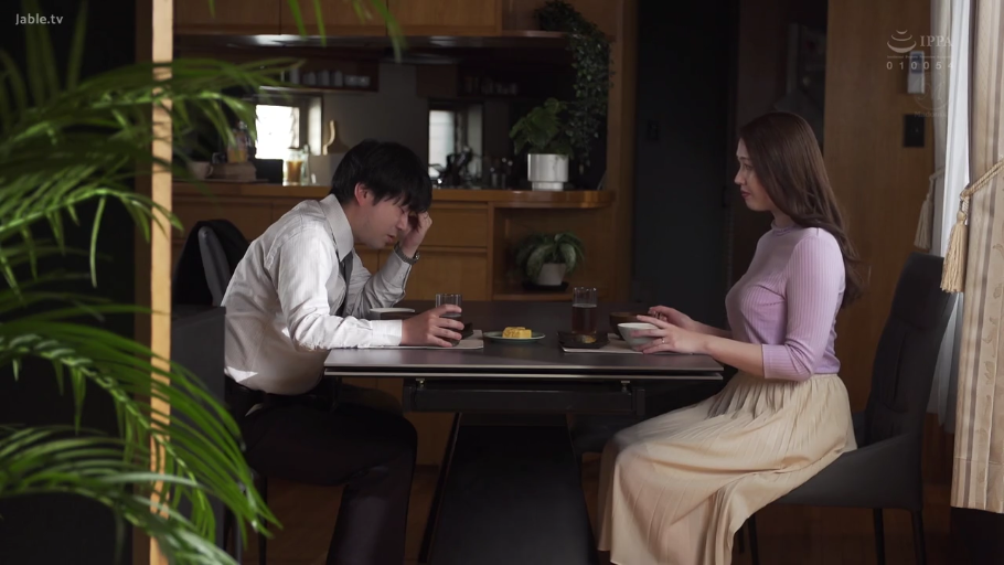 室内 · 全裸 · 享受 · 臀部 · 跪趴 · 抚摸 · 女同