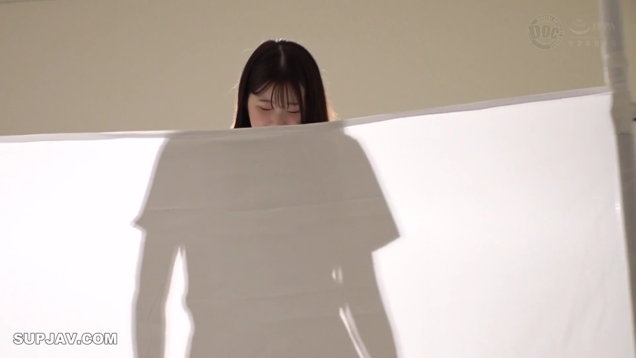 室内 · 座り姿勢 · 全景 · 休闲服