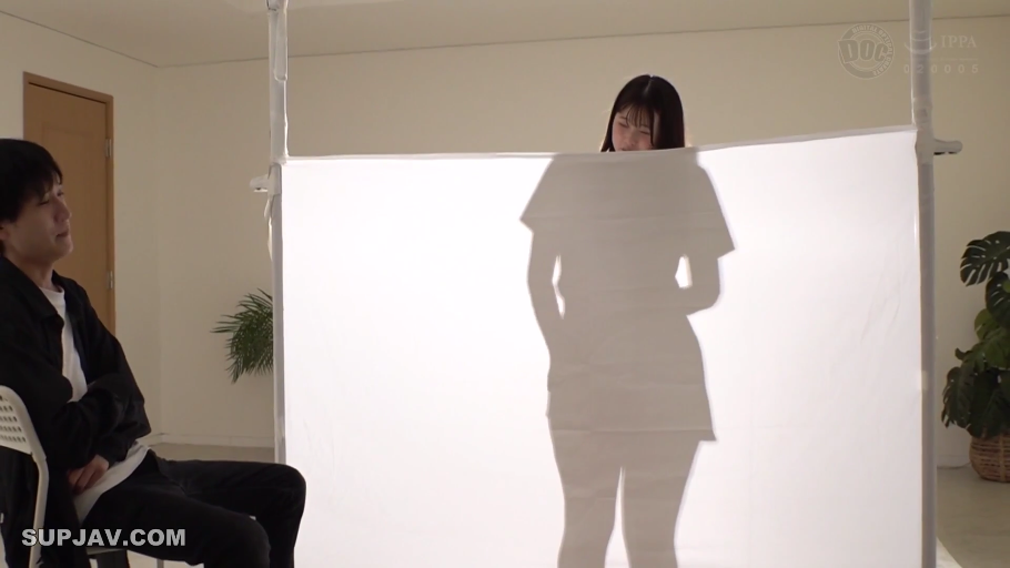 站立 · 中景 · 摄影棚 · 连衣裙