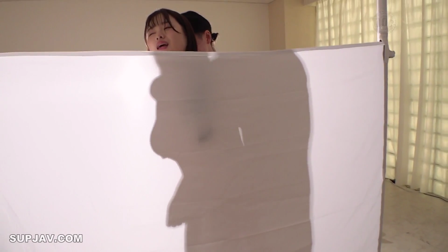 室内 · 脸部特写 · 全裸 · 销魂 · 性行为 · 站姿 · 剪影 · 白布