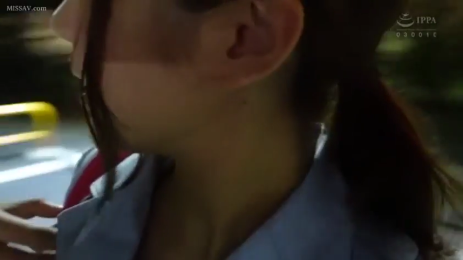 衬衫 · 户外 · 侧颜 · 颈部特写