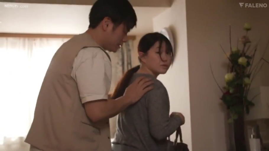 室内 · 委屈 · 站立 · 中景 · ハンドバッグ · 便装 · AV · 搭肩