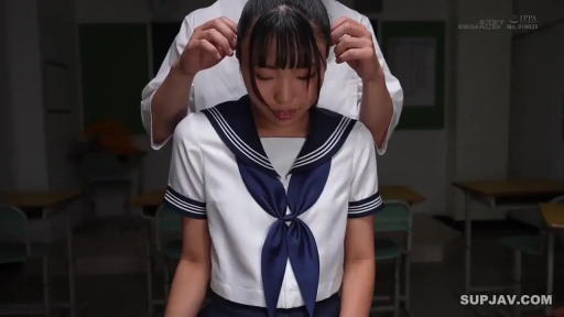 坐姿 · 水手服 · 教室 · 羞涩 · 半身特写 · 触摸颈部 · 课桌椅 · 校园主题