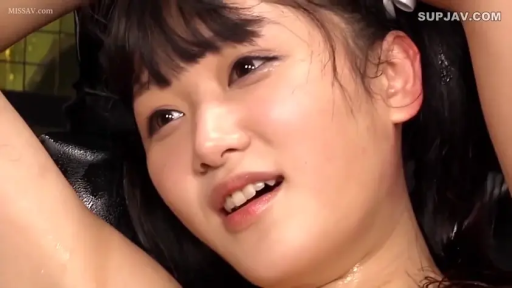 室内 · 脸部特写 · 喘息 · 裸体 · 高潮脸 · 出汗 · 举手姿