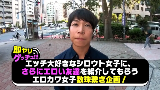 真剣 · 站立 · 顔のクローズアップ · シャツ · 男性 · 采访 · 自行车 · 街头