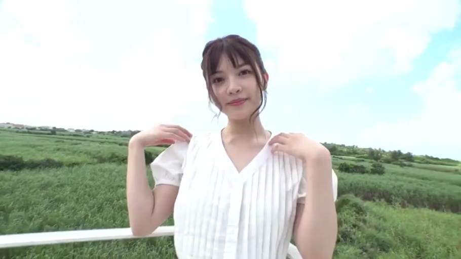 专注 · 卧室 · 自慰 · 跳蛋 · 下体 · 学生装 · 坐姿开腿 · 局部遮挡