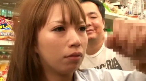 Serious · Block · Stand · 面部特写 · Casual wear · Stare · Shelf · 超市