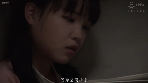 室内 · 平静 · 顔のクローズアップ · 侧卧 · 睡眠 · 淡い色のトップス