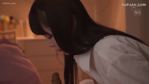 室内 · 俯身 · 专注 · 口交 · 白衬衫 · 侧脸 · 假阳具 · 黑长直