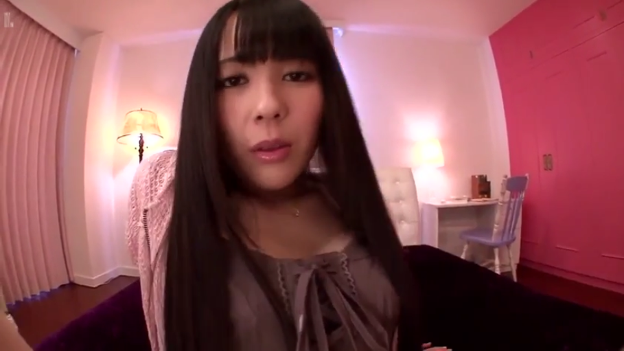 俯身 · 卧室 · 迷离 · 床 · 面部特写 · 凝视 · 蕾丝上衣 · 黑长直