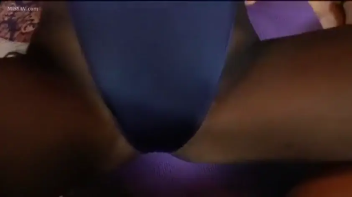 Indoor · 挑逗 · 蓝色连体衣 · bodysuit · Leg close-up · 瑜伽垫 · 腿部张开