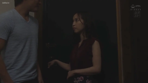 室内 · 站姿 · 自然 · 剧情 · 交流 · 常服 · 门