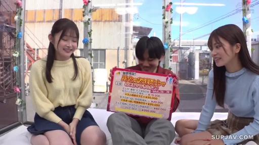 坐姿 · 微笑 · 交流 · 户外 · 休闲服 · 看板 · 魔镜号