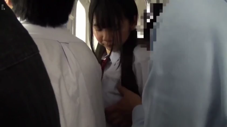 胸部 · 站立 · 制服 · 电车