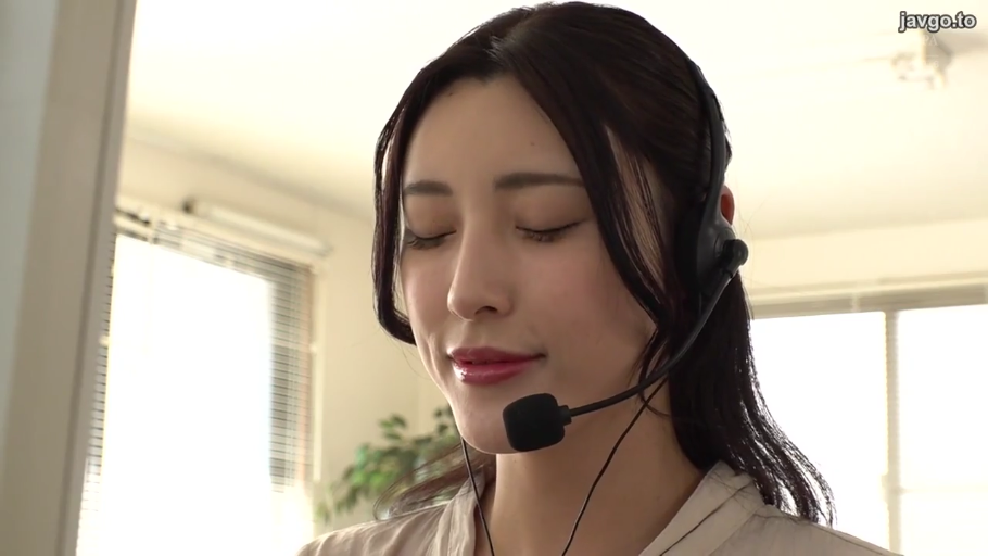 全身 · 性交 · 卧室 · 半裸 · 被褥 · 侧卧 · 模糊 · 肥胖