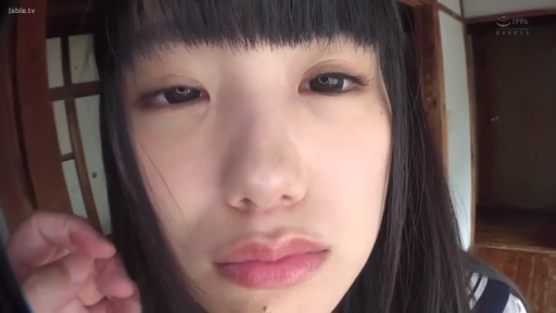 面部 · 微笑 · POV视角 · 水手服 · 探头 · 开朗 · 和式民居