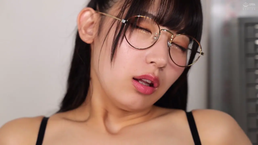 全裸 · 侧身 · 长发 · 调教 · 爬行 · 牢笼 · 项圈锁链 · 麻木