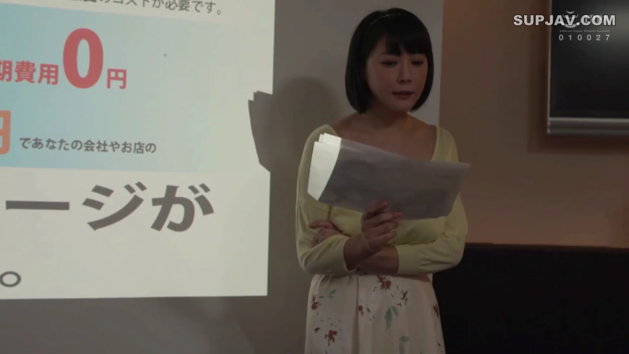 陶醉 · 全景 · 职业装 · 洗手间 · 职场 · 调情 · 洗手池 · 站立拥抱