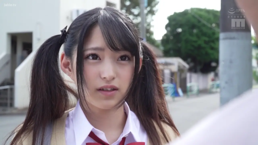 站姿 · 注视 · 户外 · 双马尾 · 头部 · 惊讶 · 学生服