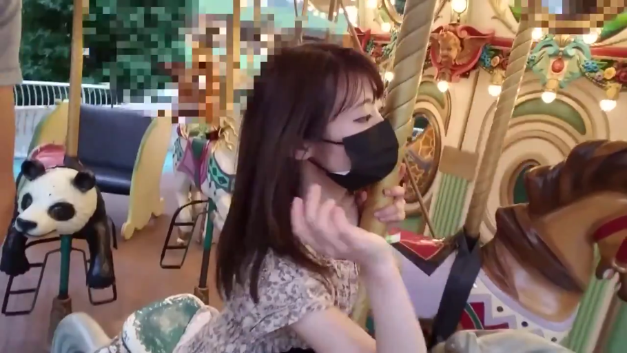 骑乘位 · 性交 · 全裸 · 卧室 · 床铺 · 迷离 · 中景 · 有码