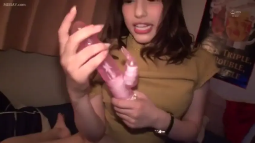 室内 · 张口 · 是 · 上衣 · 震动器 · 展示道具 · 持握