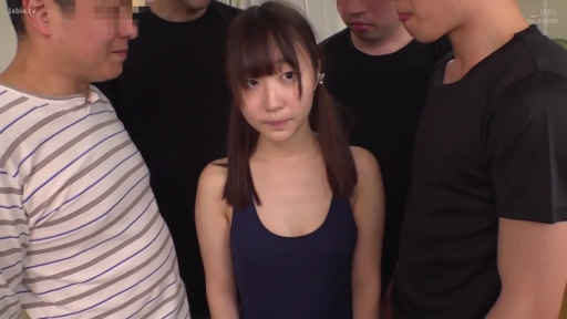 Indoor · Stand · 多人 · 深蓝色死库水 · 近景 · 围观 · 局促