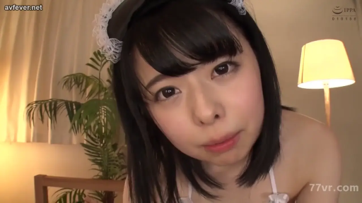 坐姿 · 严肃 · 脸部 · 眼镜 · 办公室 · 职场女性 · 职业装 · 注视