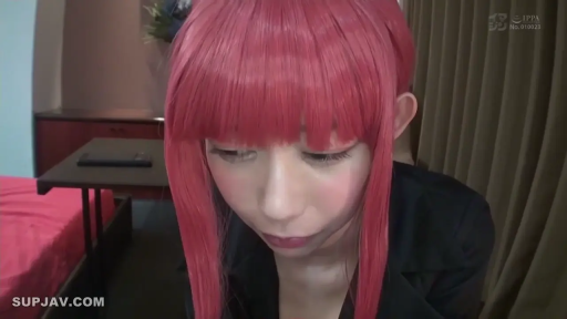 忧郁 · 脸部特写 · 卧室 · 假发 · 注视镜头 · 红色假发 · 俯身坐姿 · COSPLAY玛奇玛