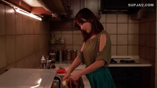 Stand · 平静 · Half-body · Kitchen · 长裙 · 日常 · 厨具 · 洗菜