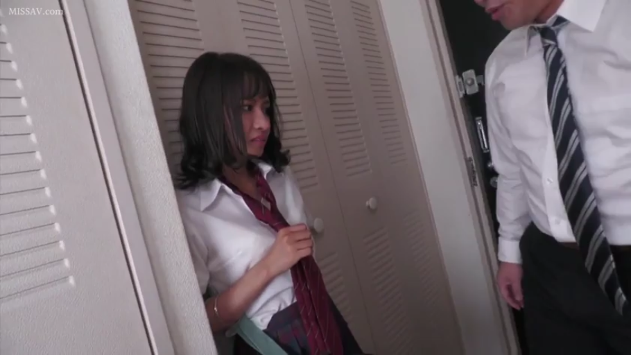 中景 · JK制服 · 玄关 · 靠墙站立