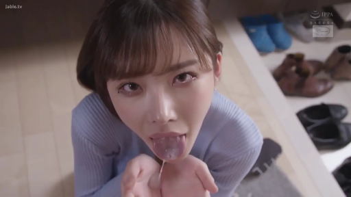 室内 · 脸部特写 · 跪姿 · 诱惑 · POV · 浅蓝色针织衫 · 吐舌 · 鞋子