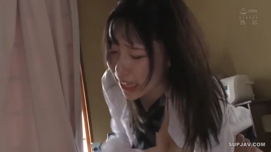 室内 · 俯身 · 口交 · 项链 · 口交特写 · 蓝色背心 · 含泪 · 近距离视角