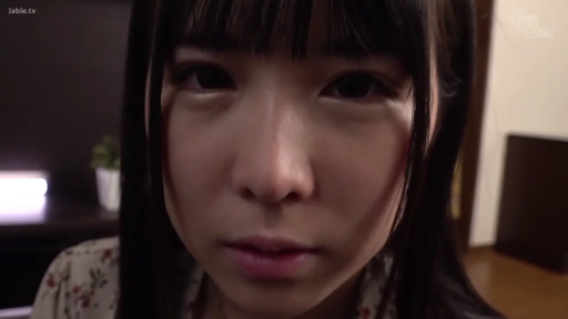 室内 · 顔部のクローズアップ · 碎花上衣