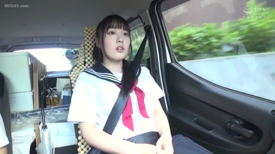 座り姿勢 · 中景 · 平静 · 乘车 · 车内 · 水手服 · シートベルト · 户外背景