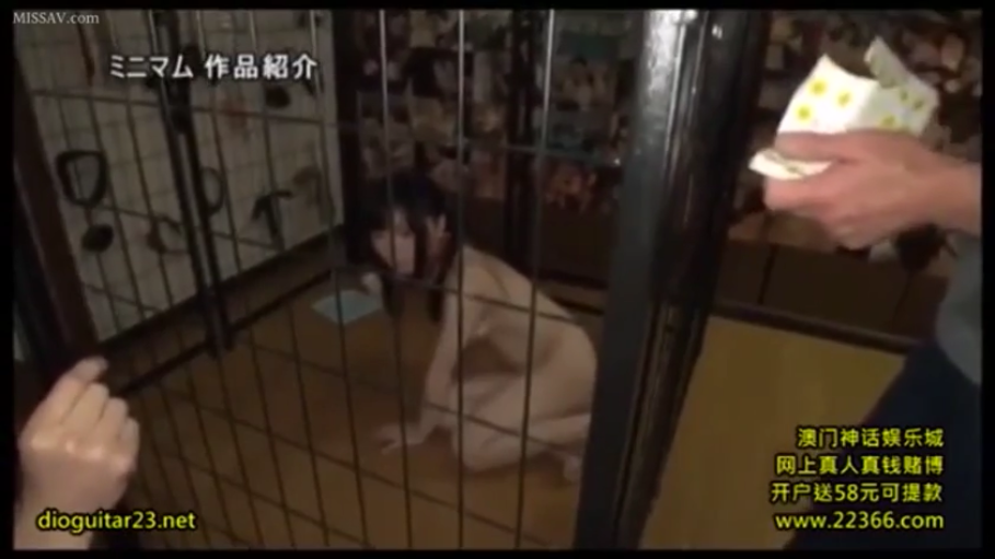 室内 · 陶醉 · 自慰 · M字开腿 · 私处 · 按摩棒 · 润滑液 · 红色上衣
