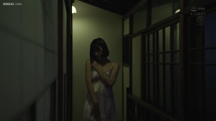 全裸 · 卧室 · 中景 · 笑容 · 跳蛋 · 面对面 · 女同 · 互慰