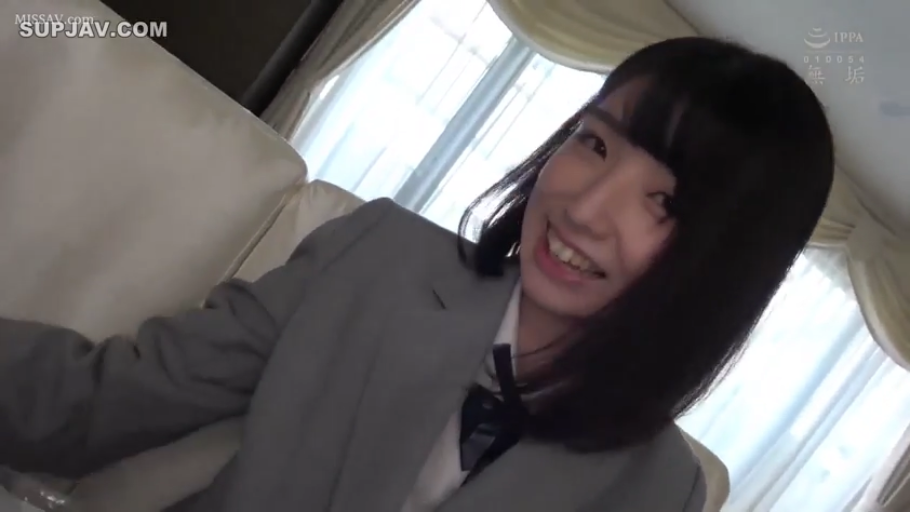 室内 · 全裸 · 迷离 · 近景 · M字开腿 · 多人触摸 · 全身涂油 · 踝铐