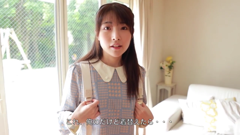 室内 · 校服 · 脸部特写 · 迷离 · 亲密 · 侧拥 · 亲吻耳部