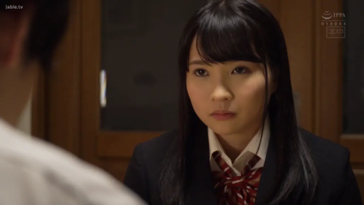 座り姿勢 · 白色衬衫 · プロット · 上半身特写 · 餐厅 · 餐具 · 忧愁 · 思考