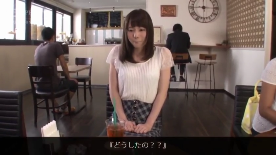 坐姿 · 自然 · 半身 · 格纹短裙 · 对视 · 日语字幕 · 饮料 · 咖啡厅