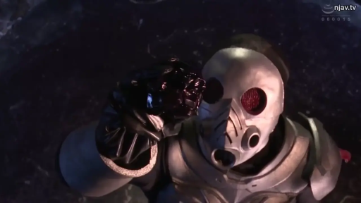 室内 · 站立 · 观察 · 头部 · 面具 · 战队服 · 面具掩盖 · 特摄反派